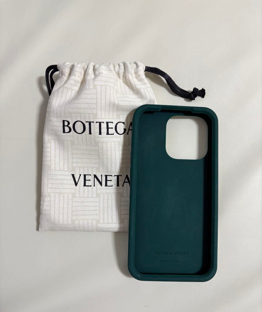 BOTTEGA VENETA シリコンケース ダークグリーン
