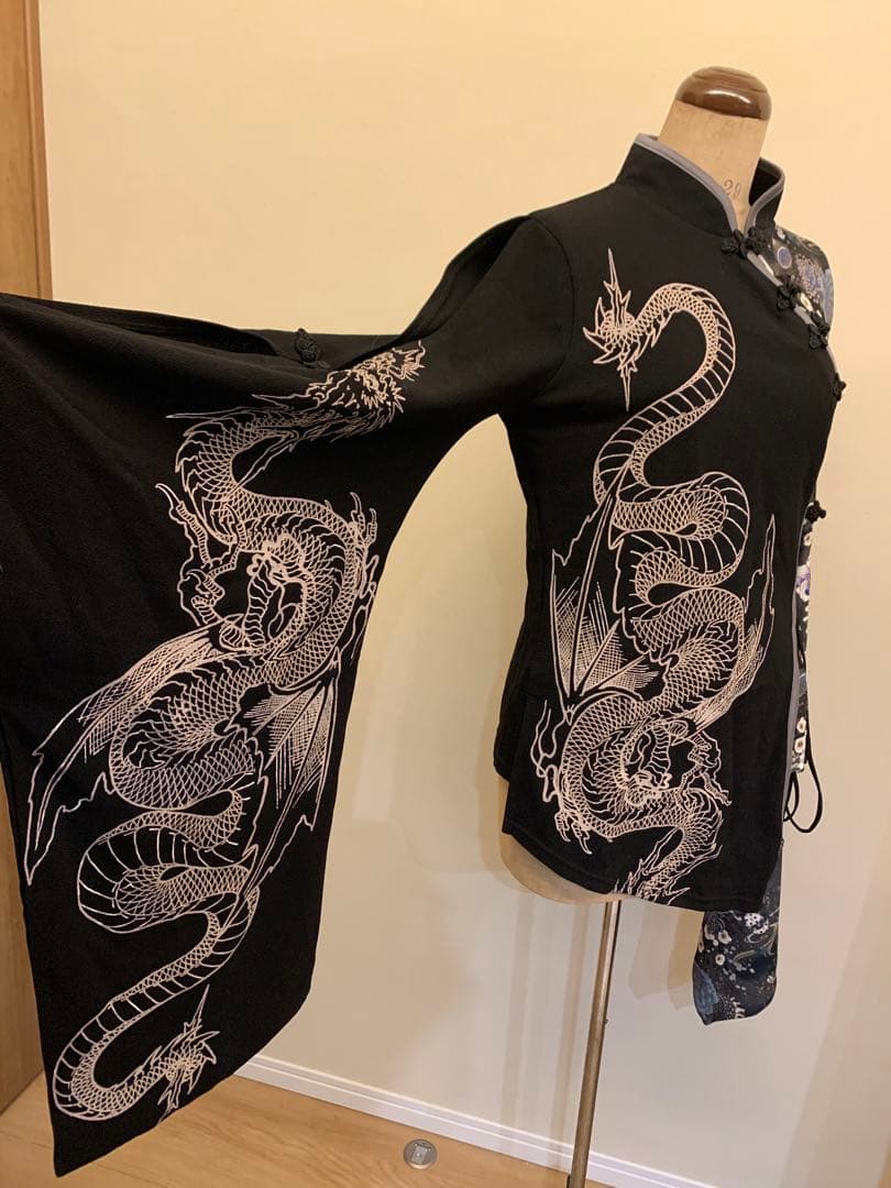 ドラゴンプリント　フレアスリーブチュニック