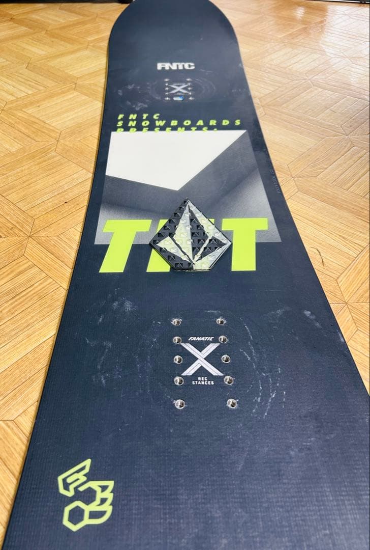 【FNTC TNT】スノーボード 157cm ブラック×グリーン