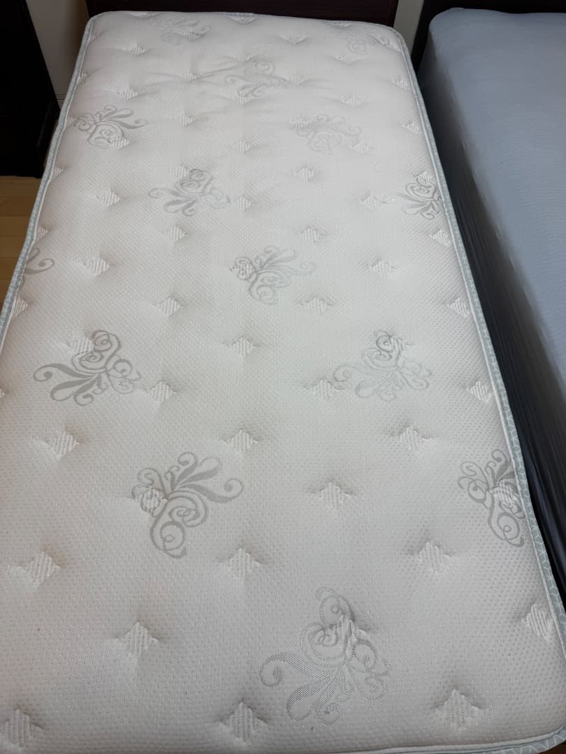 【美品】日本ベッド　シルキーシフォン　シングル