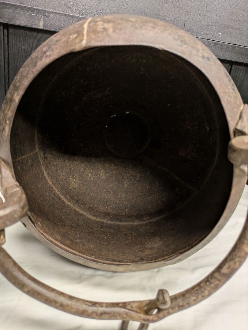 アンティーク　古いアイアンのバケツ/鉄のつるべ 　　鉢カバー　 古家具　ビン　缶