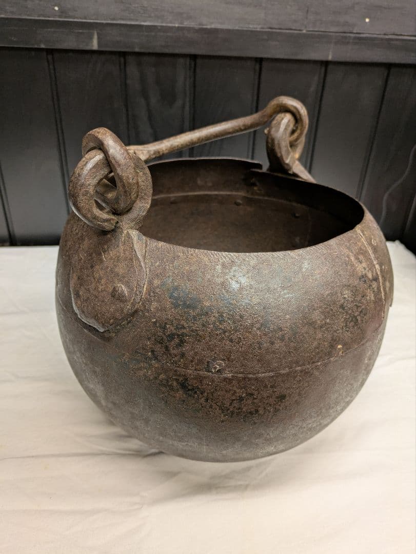 アンティーク　古いアイアンのバケツ/鉄のつるべ 　　鉢カバー　 古家具　ビン　缶