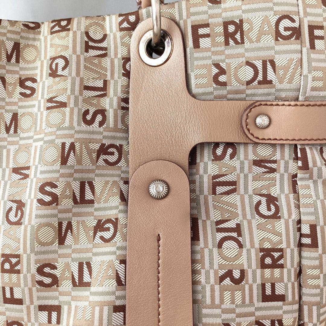 【美品】フェラガモ ロゴ キャンバス トートバッグ プリント