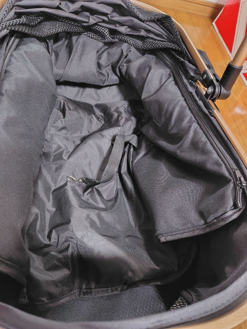 ペットカート 黒 メッシュ窓付き