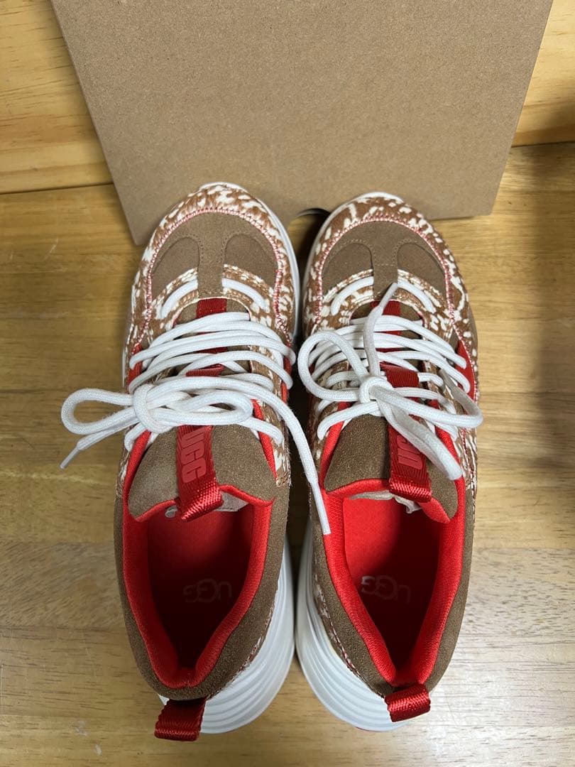 新品未使用品！UGG CALLE LACE SPECKLED スニーカー　23㎝