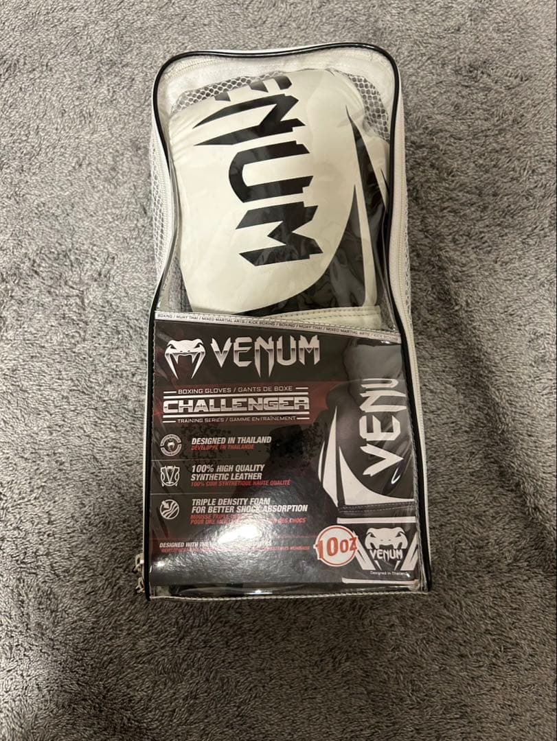 Venum Challengerボクシンググローブ 10oz ホワイト/ブラック