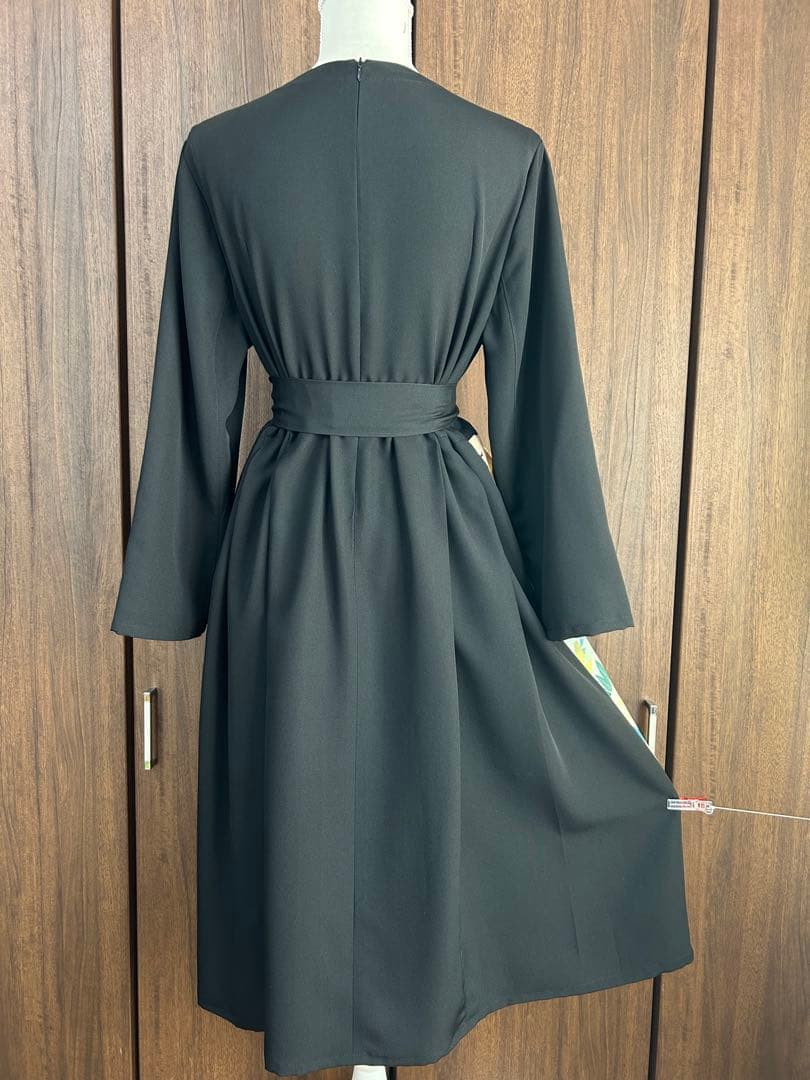 着物リメイク　黒留袖 正絹　ワンピース　花柄模様 ウエストリボン付き