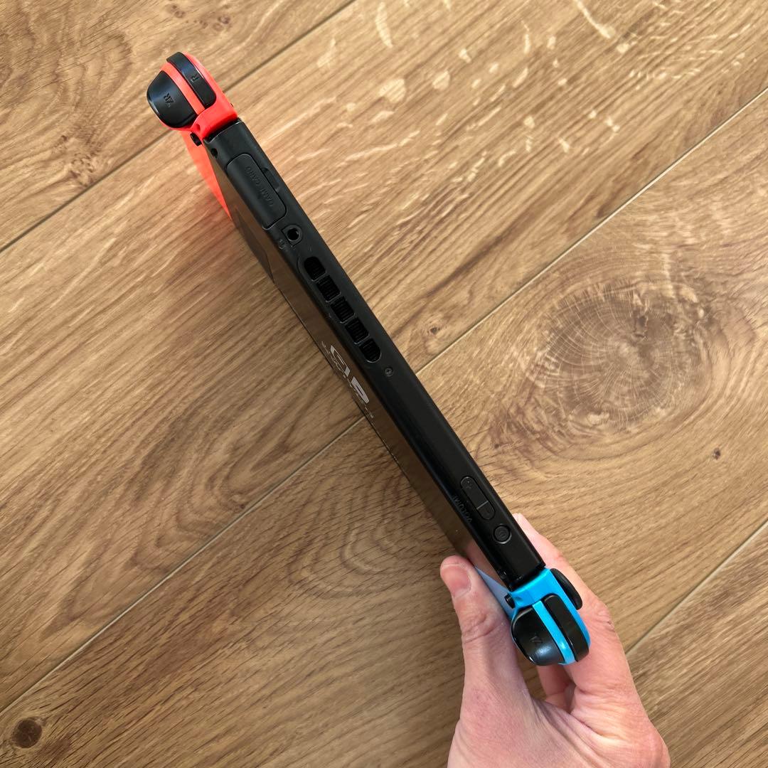 Nintendo Switch本体セット　任天堂　ジョイコン付き