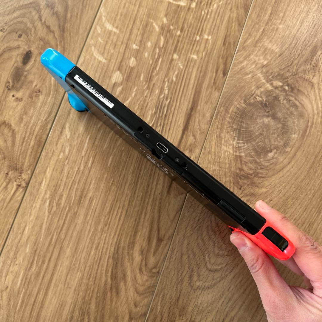 Nintendo Switch本体セット　任天堂　ジョイコン付き