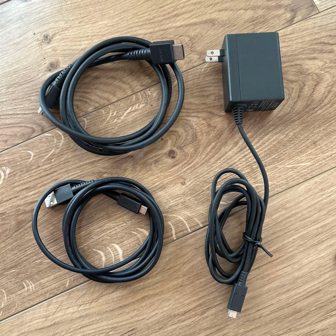 Nintendo Switch本体セット　任天堂　ジョイコン付き