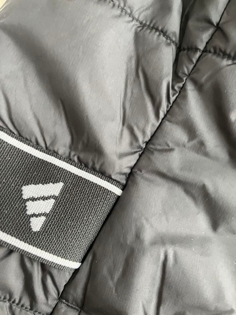 新品. 定価19800円　アディダスゴルフ　中綿ロングベスト　ジレ XXL