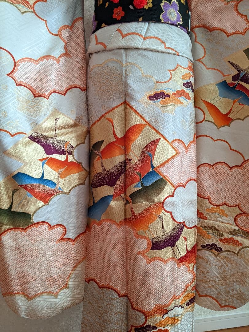 ✨特選お誂え お振袖【駒刺繍 雲取り飛鶴文 金彩　正絹】結婚式 卒業式 成人式
