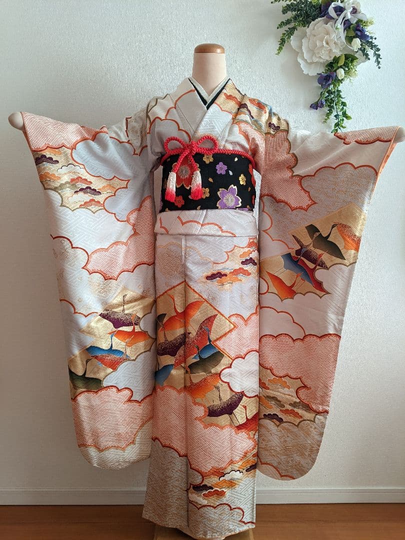 ✨特選お誂え お振袖【駒刺繍 雲取り飛鶴文 金彩　正絹】結婚式 卒業式 成人式