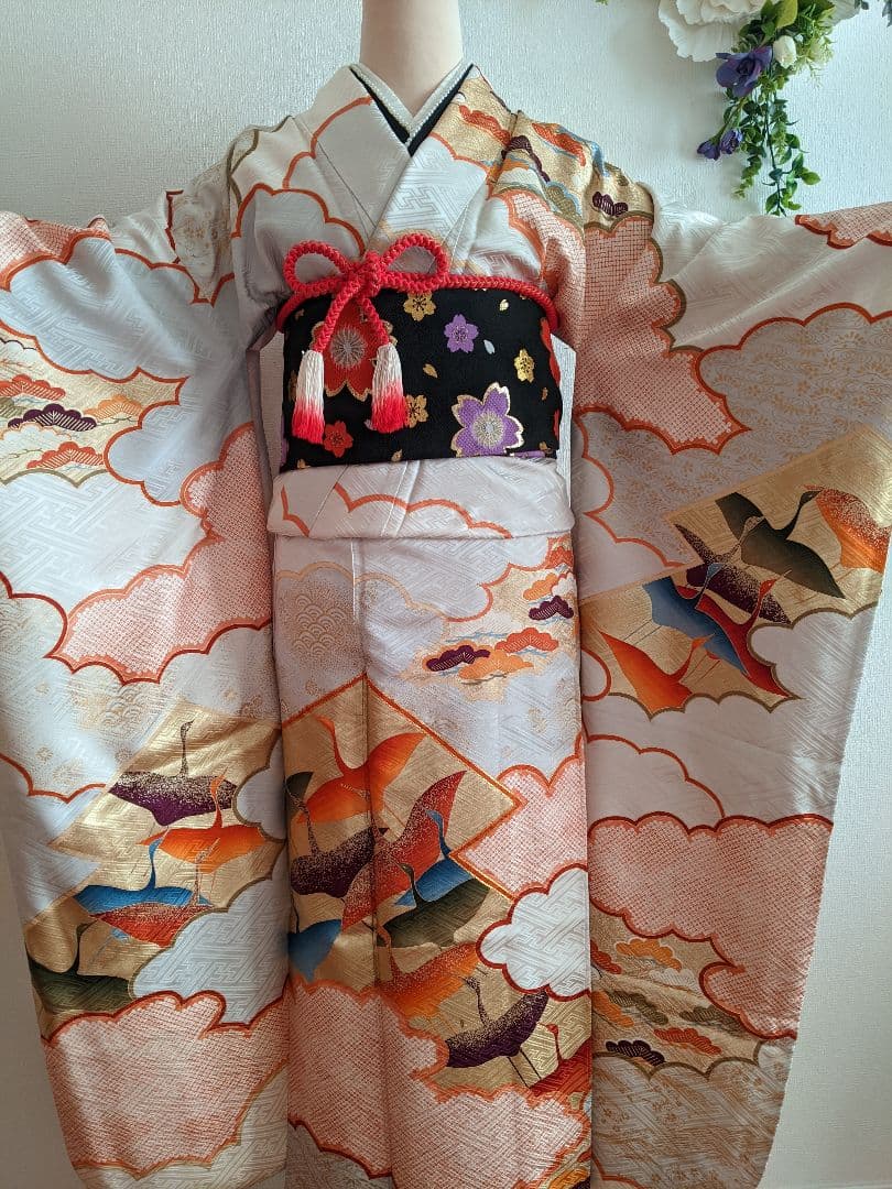 ✨特選お誂え お振袖【駒刺繍 雲取り飛鶴文 金彩　正絹】結婚式 卒業式 成人式