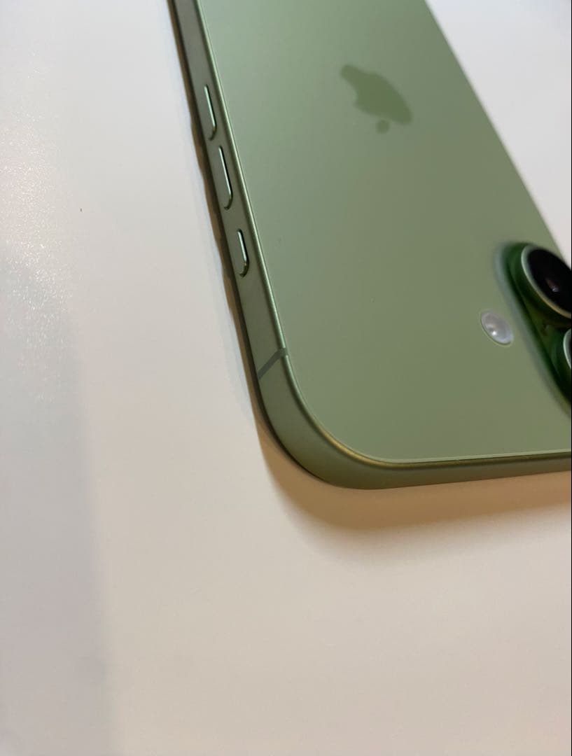 iPhone17 本体 セージ　256GB SIMフリー(保護フィルムおまけ付)