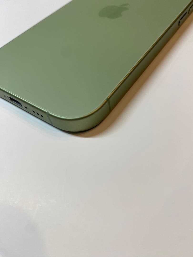 iPhone17 本体 セージ　256GB SIMフリー(保護フィルムおまけ付)