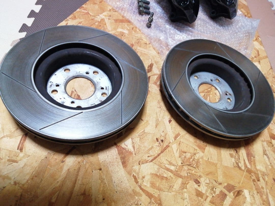 ホンダインテグラDC5 フロントbrembo キャリパーディクセルスリットロータ