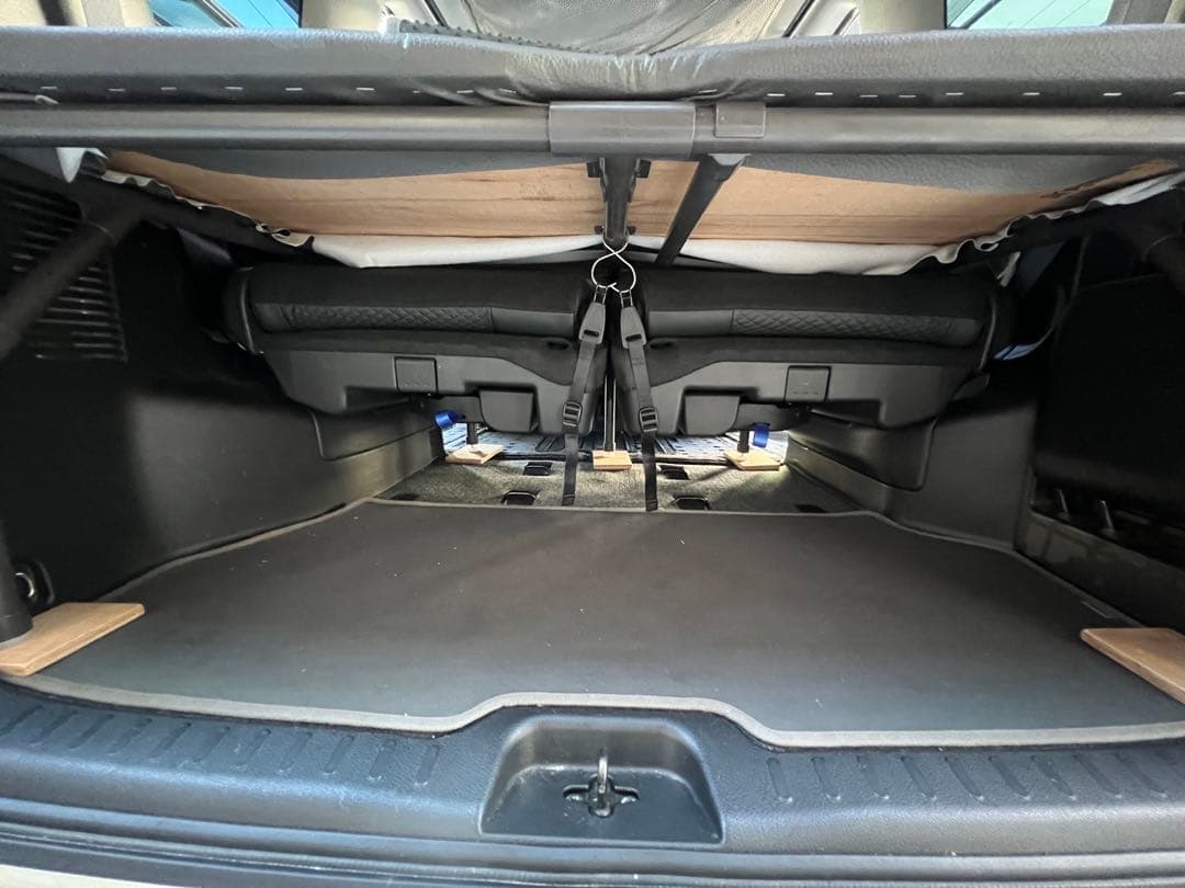 セレナc27ハンドメイド車中泊ベッド。