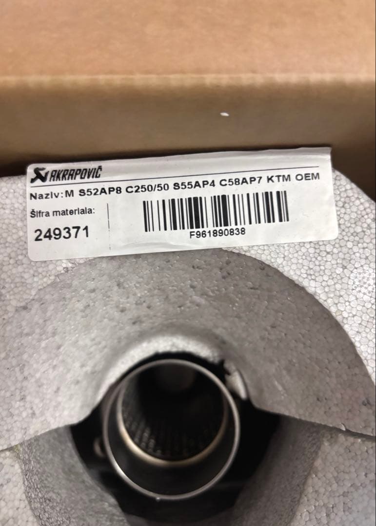 【新品未使用】アクラポビッチ マフラー KTM 125～390DUKE