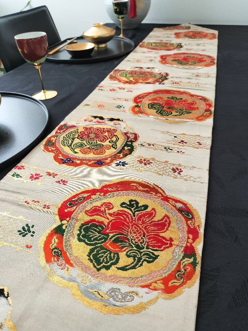 A836豪華刺繍‼️花嫁衣装帯‼️テーブルランナー1ｍ79cm