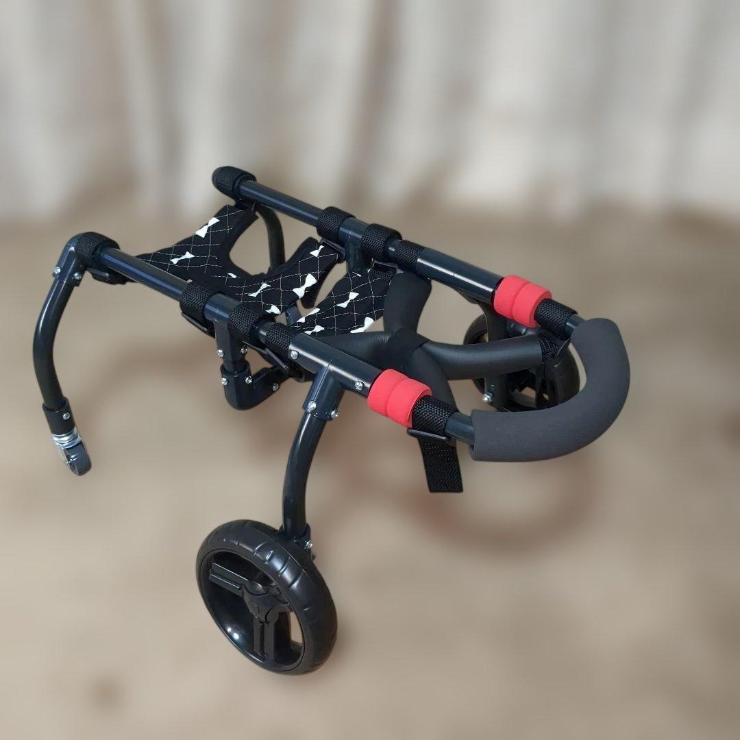 ワンちゃん4輪　リハビリ　食事補助　犬用車椅子　介護用　犬の歩行器