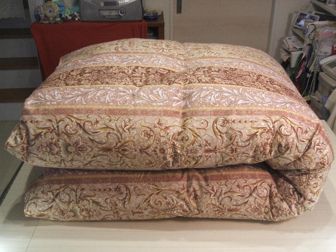 残り1点激安価格！新品＊ロイヤル＊フランス９３％＊増量１，３キロ＊羽毛布団ＳＰ