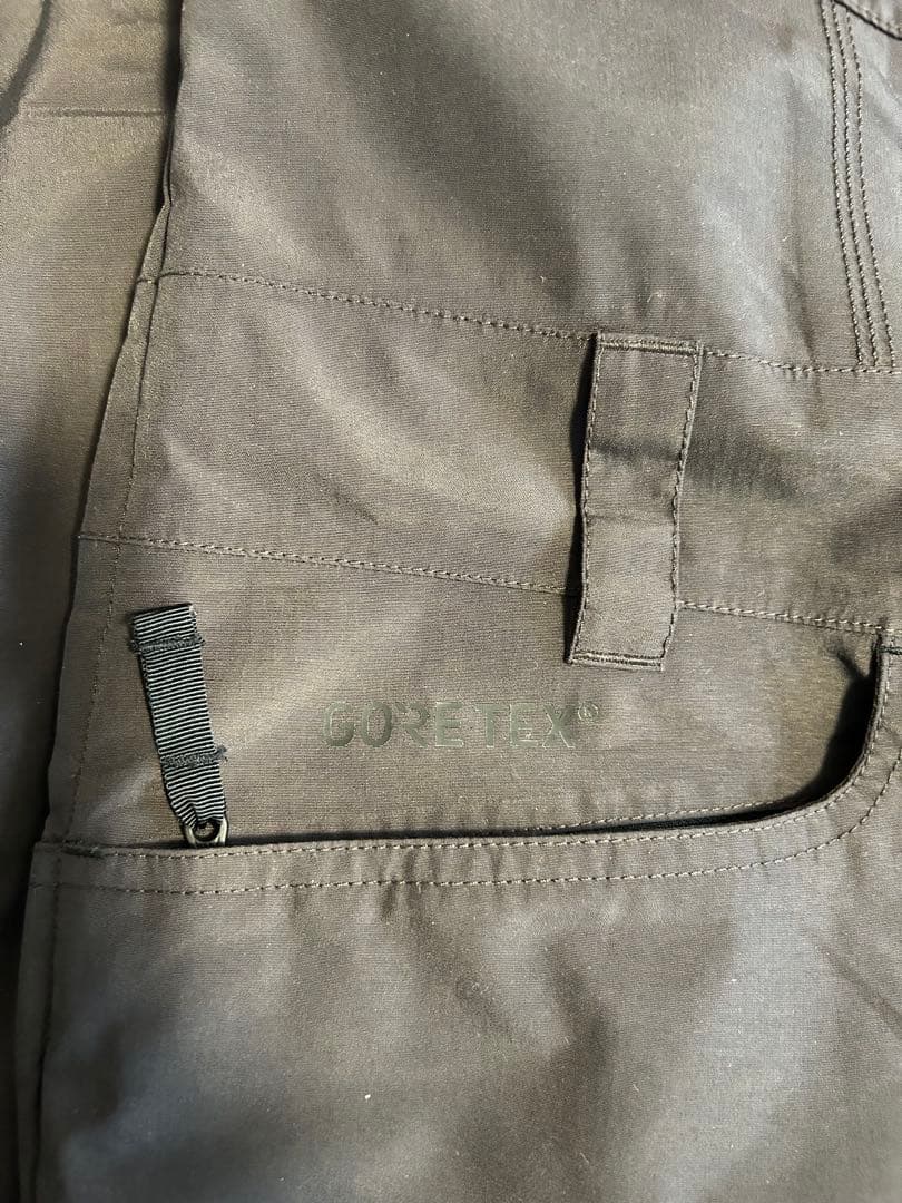 最終値下げ！美品バートン ゴアテックス スノボウェア ビブパンツ レディースM