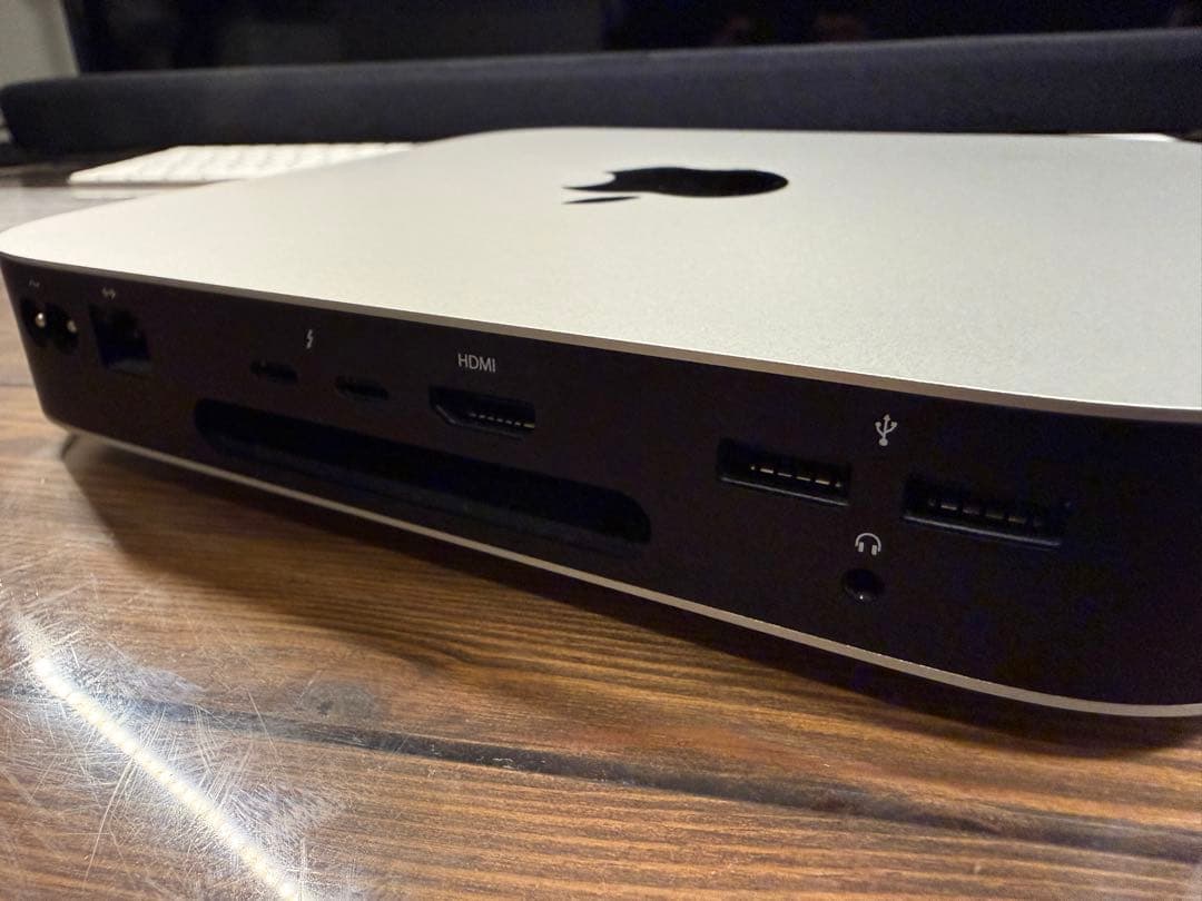 Mac mini M1 (2020) / メモリ8GB / SSD 256GB