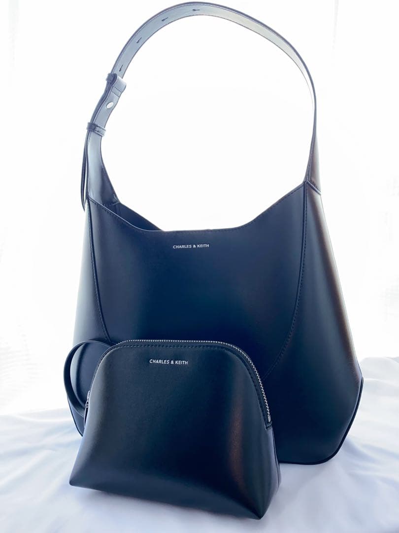 CHARLES & KEITH シグリッド ホーボーバッグ ノワールブラック黒