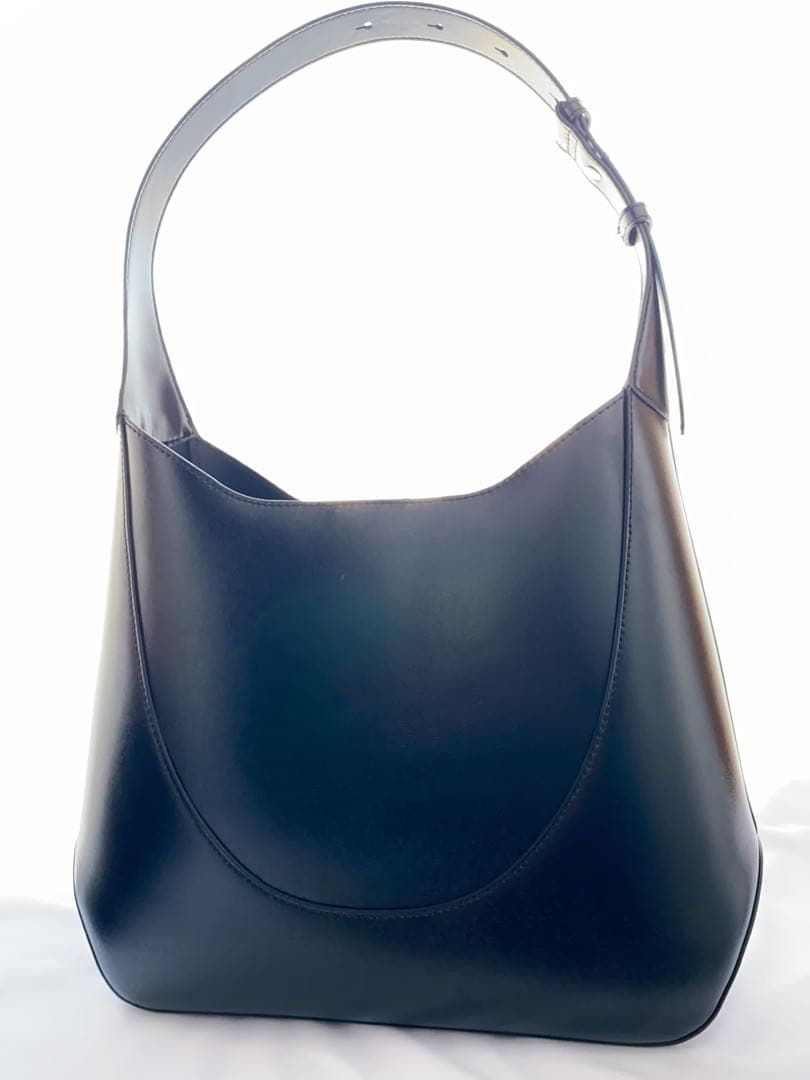 CHARLES & KEITH シグリッド ホーボーバッグ ノワールブラック黒