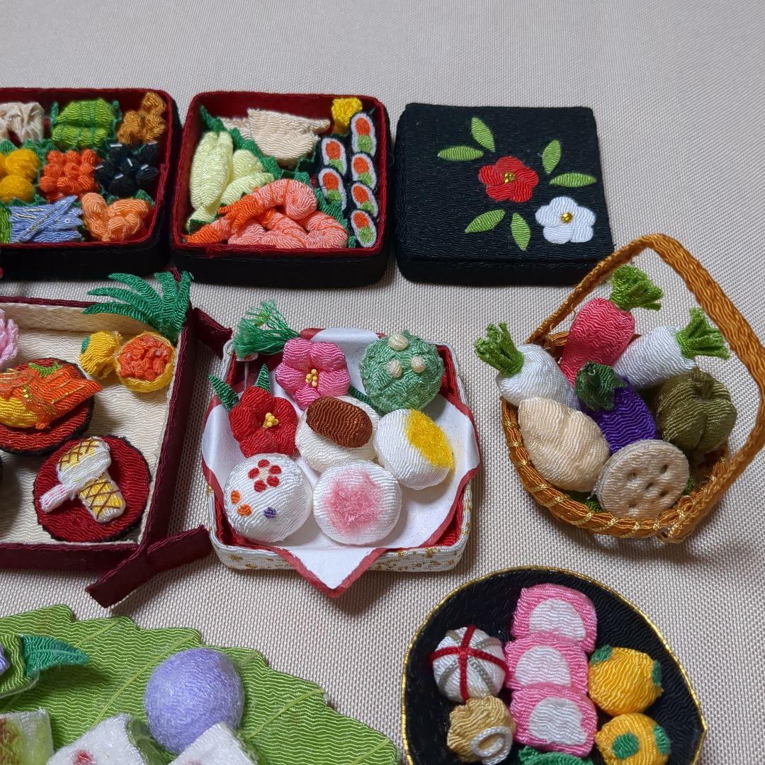 ちりめん細工　　おせち　料理　籠盛など　11点　（12月7日　4点追加しました）