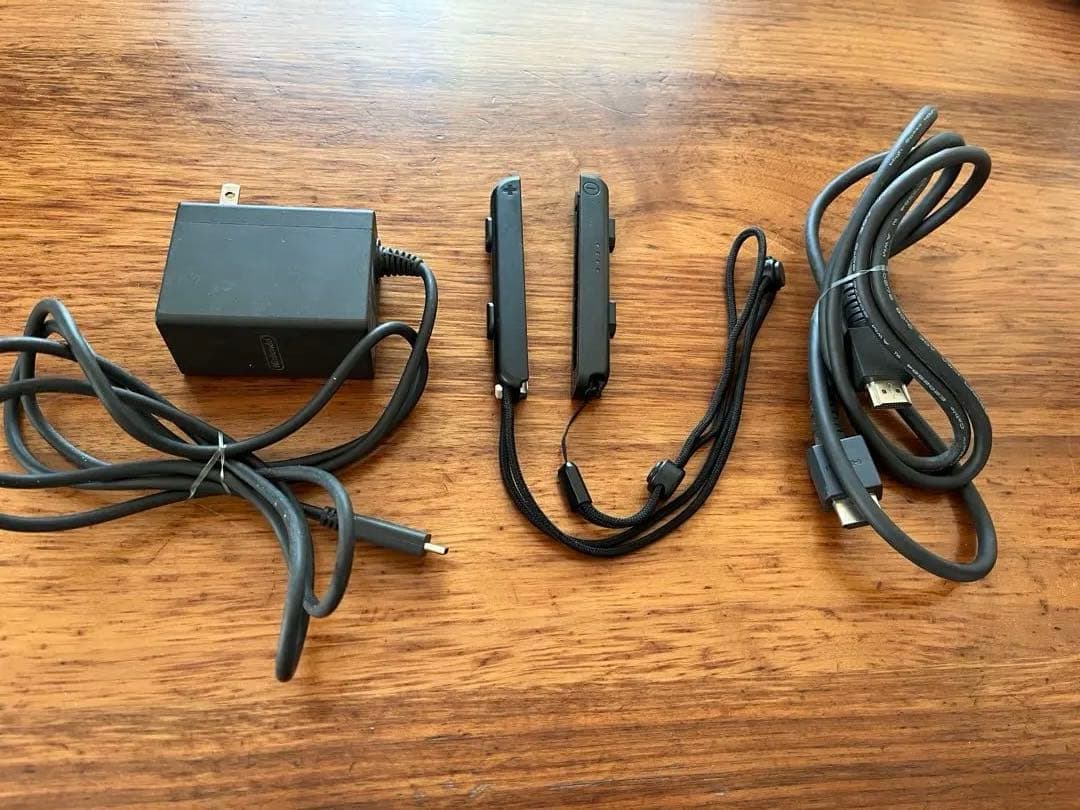 【美品】動作良好　Nintendo Switch本体+Joy-Con、ケース付き