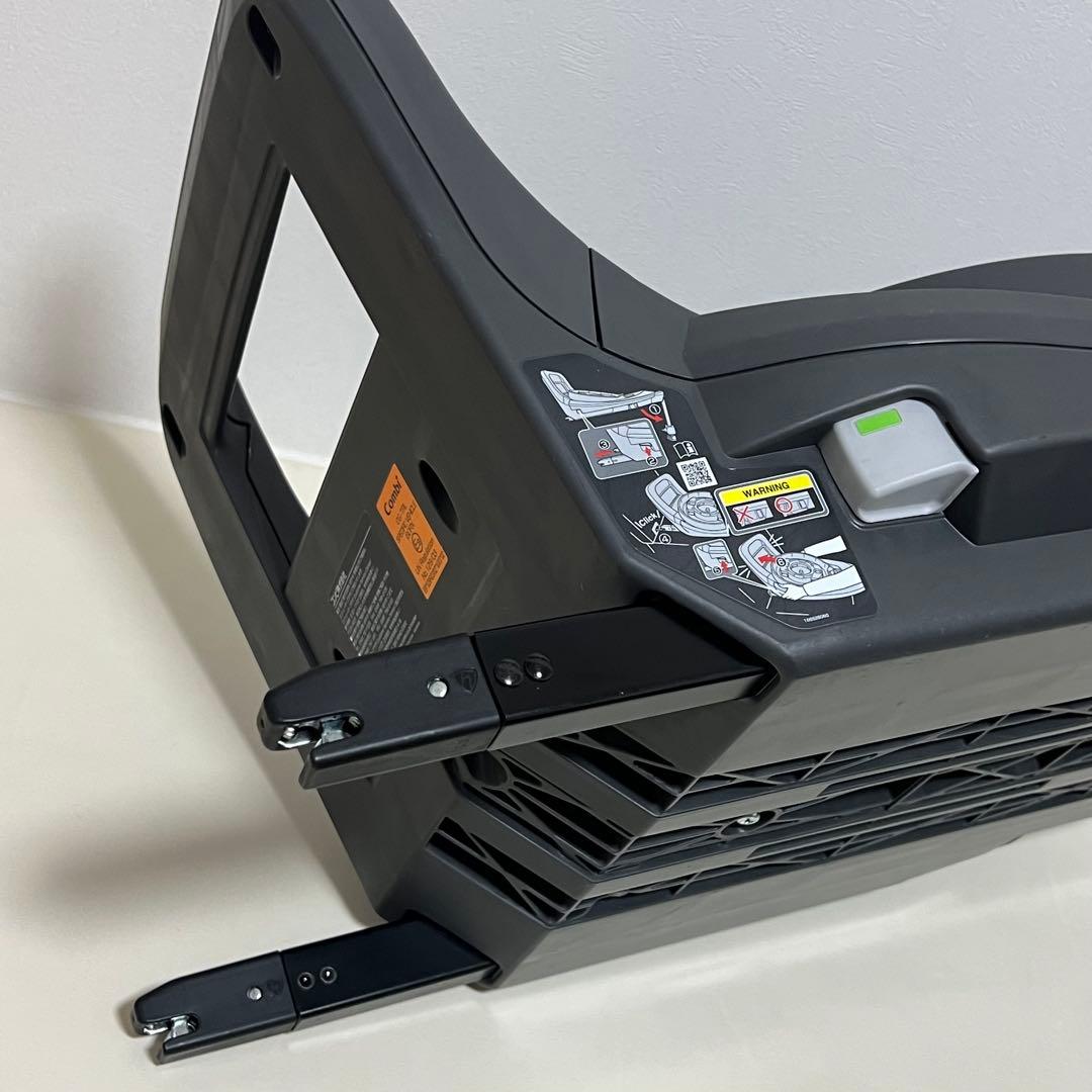 ミラー＆スマホホルダー付Combi チャイルドシート 黒　ザエス　the s