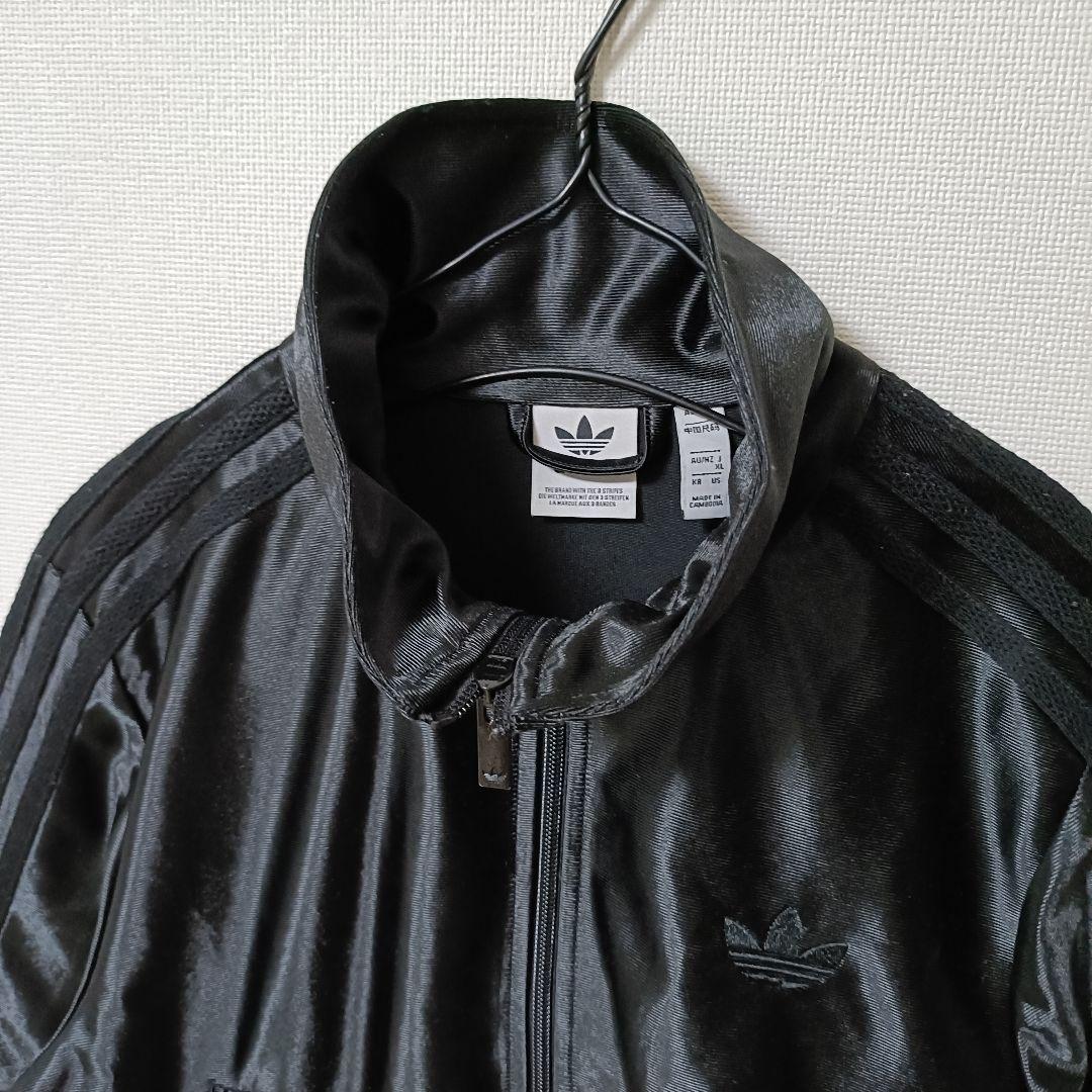 アディダス 黒 ファイヤーバード 女性XL フィッティド 短丈光沢 ジャージ上着