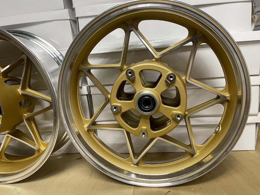 Z900RSキャストホイール　7金/前後17インチ