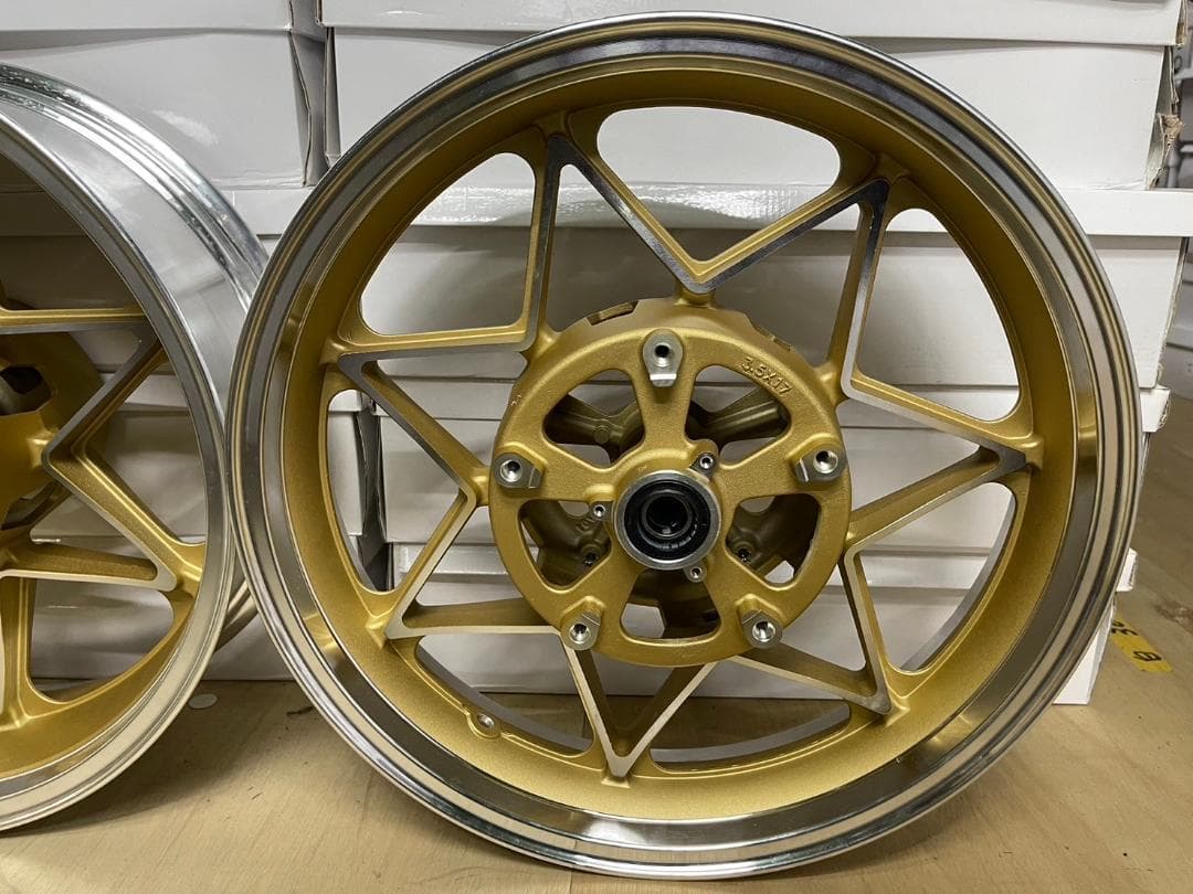 Z900RSキャストホイール　7金/前後17インチ