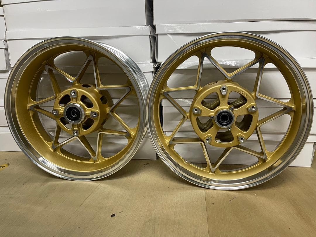 Z900RSキャストホイール　7金/前後17インチ