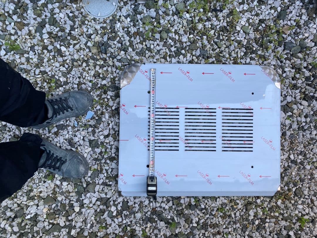 UD クオン　マフラーカバー