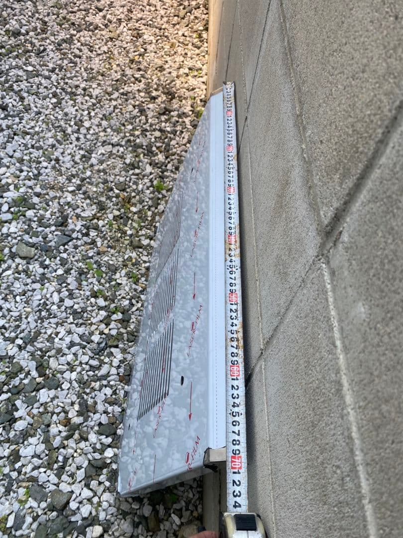 UD クオン　マフラーカバー