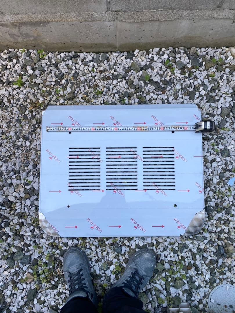 UD クオン　マフラーカバー