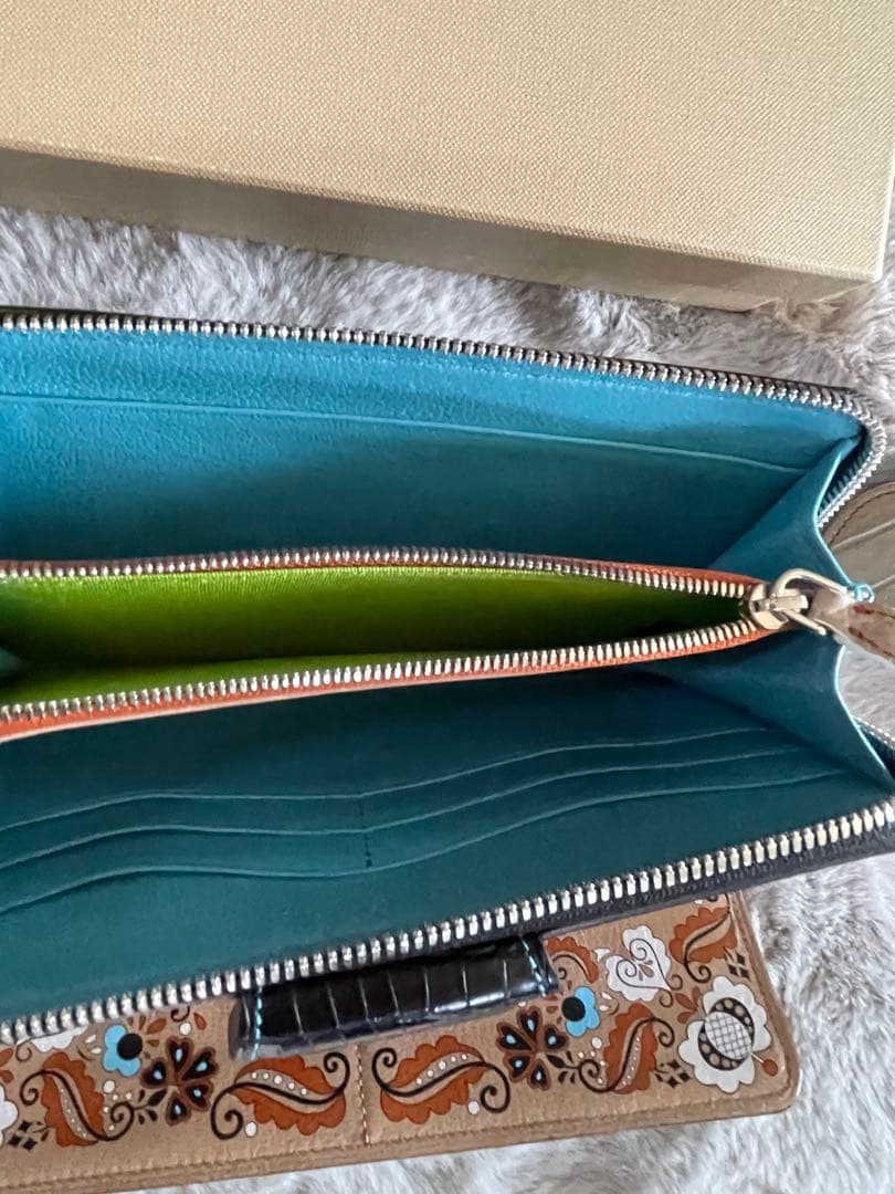 チビナイル ペコラ長財布　新品未使用