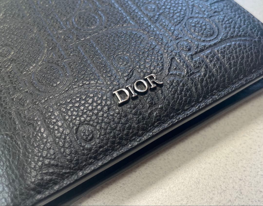 も*ん様 DIOR ディオール ロゴ型押し 二つ折り財布 ブラック【美品】