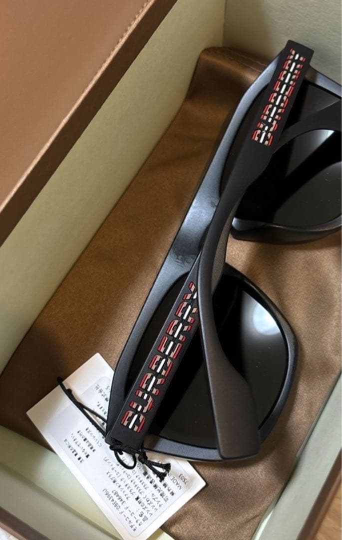 【新品正規店購入】バーバリーBURBERRY サングラス BE4396Uスクエア