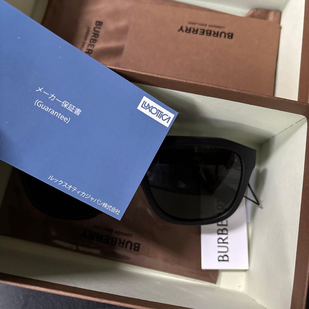 【新品正規店購入】バーバリーBURBERRY サングラス BE4396Uスクエア