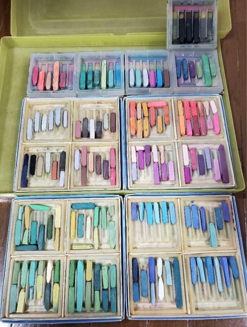 150色　ホルベイン　ソフトパステル　木製ケース付き