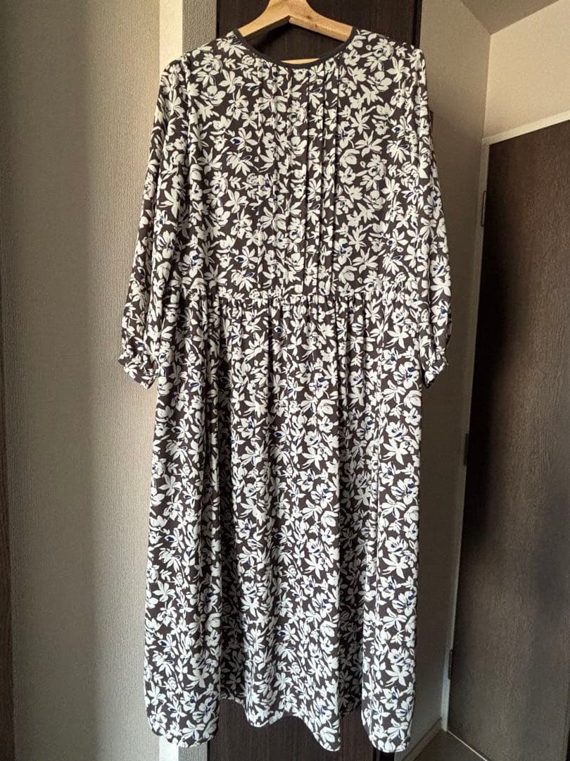 スノーフラワープリント　ワンピース 40