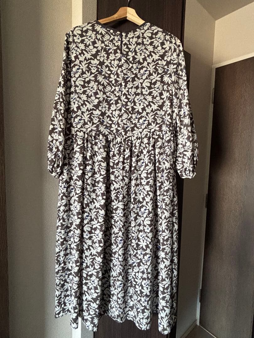 スノーフラワープリント　ワンピース 40