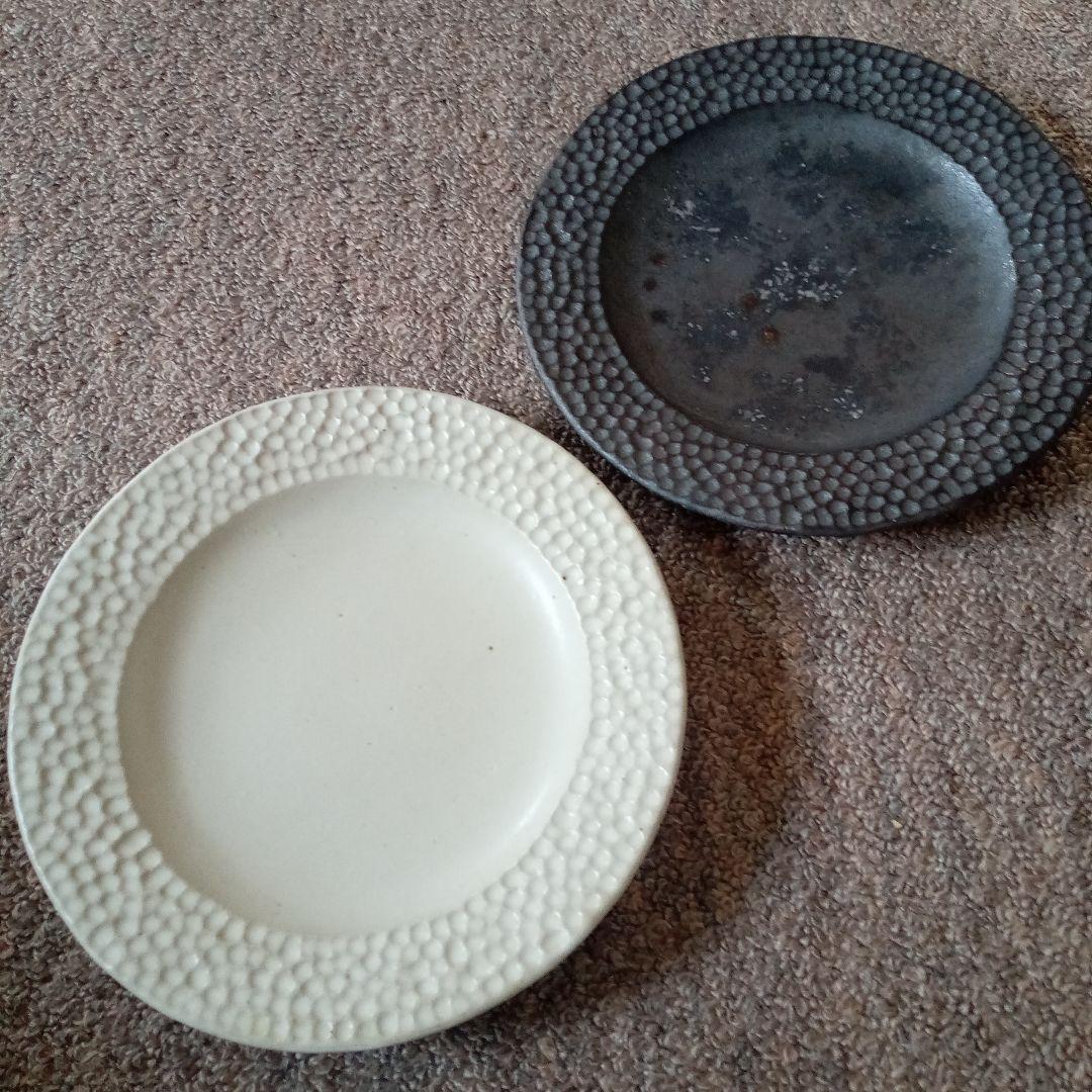 加藤あゐ　平皿　丸皿　黒結晶水玉皿　白　2枚セット