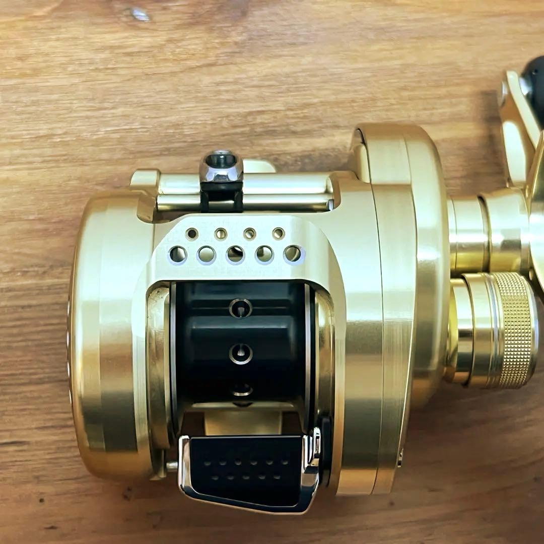 【美品】SHIMANO 14カルカッタ コンクエスト 100 ノーマルギア 右