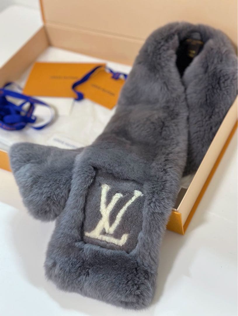 Louis Vuitton ラビットファーマフラー